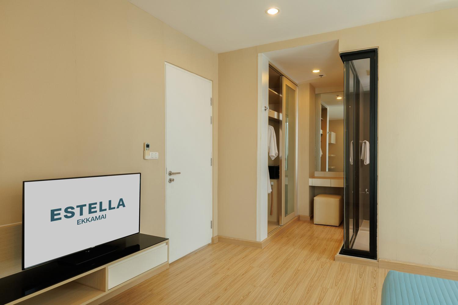 Estella Ekkamai Bangkok Buitenkant foto