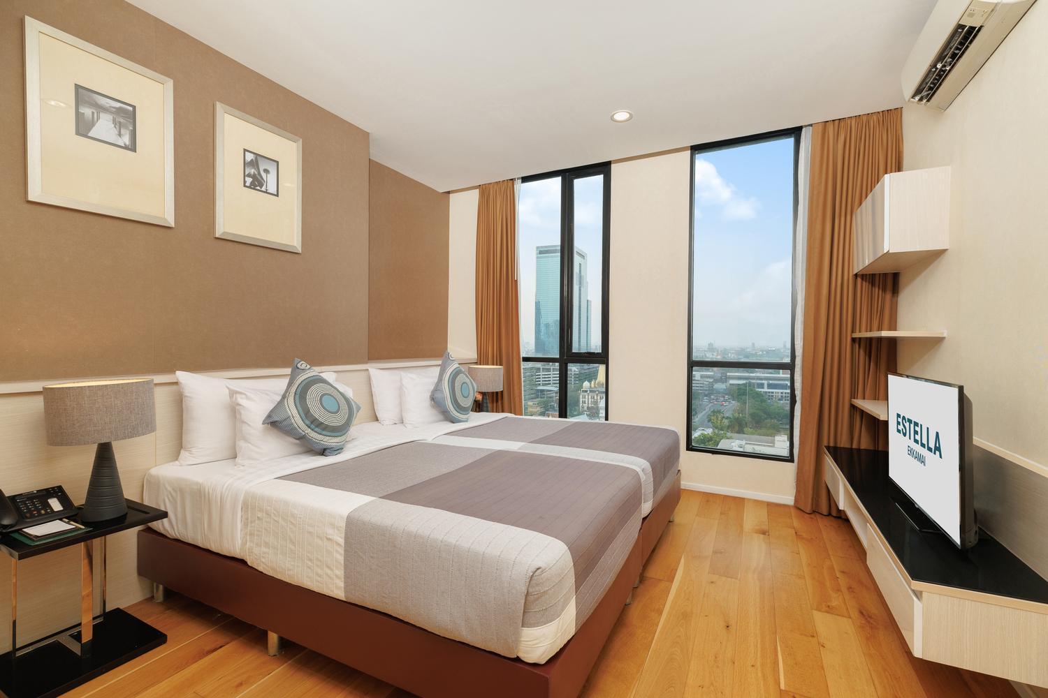 Estella Ekkamai Bangkok Buitenkant foto