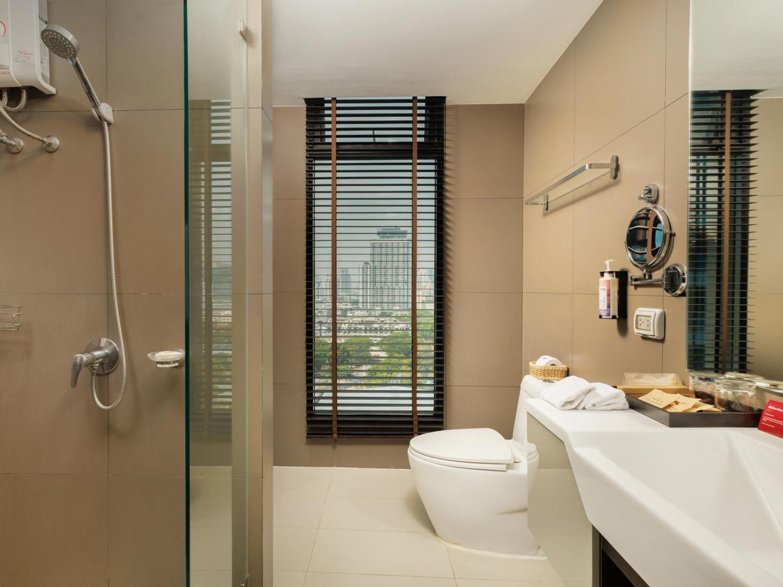 Estella Ekkamai Bangkok Buitenkant foto